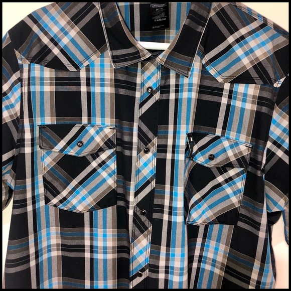 TheNorthFace🍃🍂 Black Blue and Grey flannel with 2 pockets, snaps, like new - Picture 2 of 16